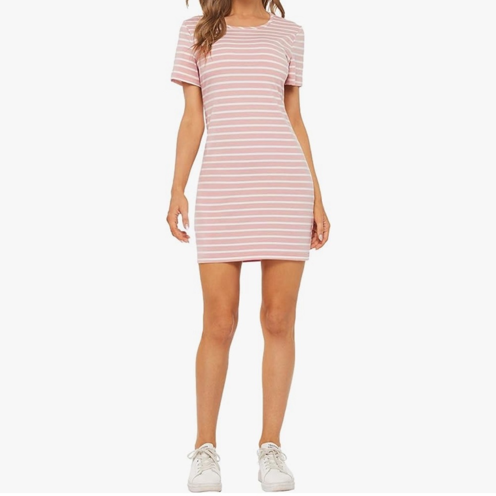 ✨gently used. Pink Crew Neck Short Sleeved Dress